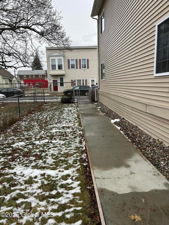 2505 4th Ave - Photo 2 of 12