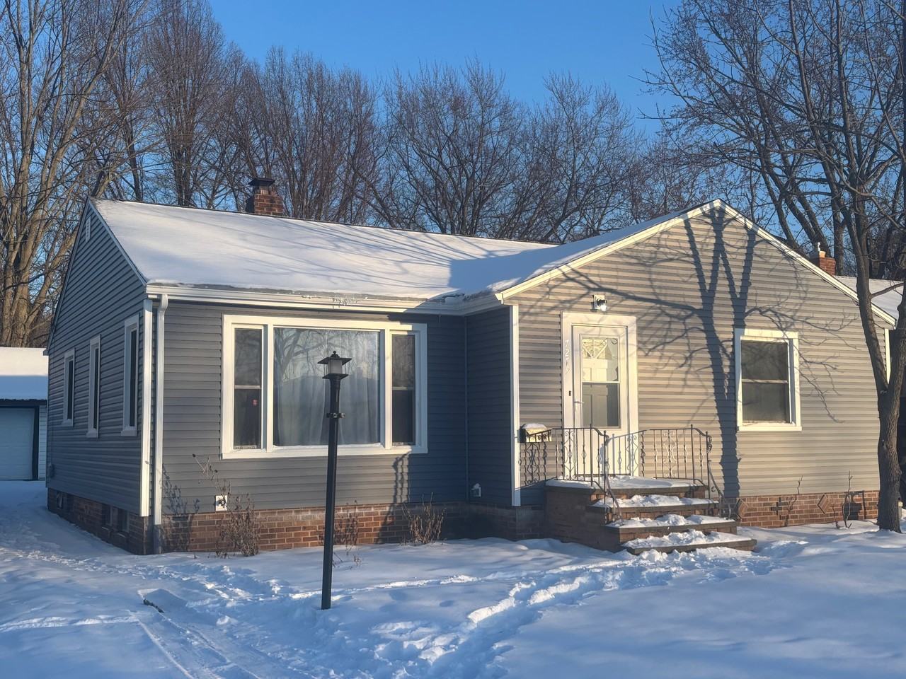 7279 Greenleaf Avenue - Photo 3 of 35