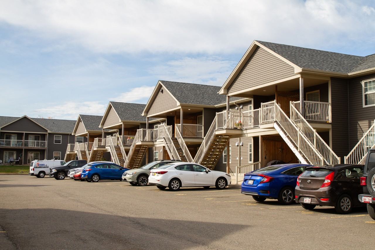 Findlay Estates (1037 Cleveland) - Photo 2 of 11