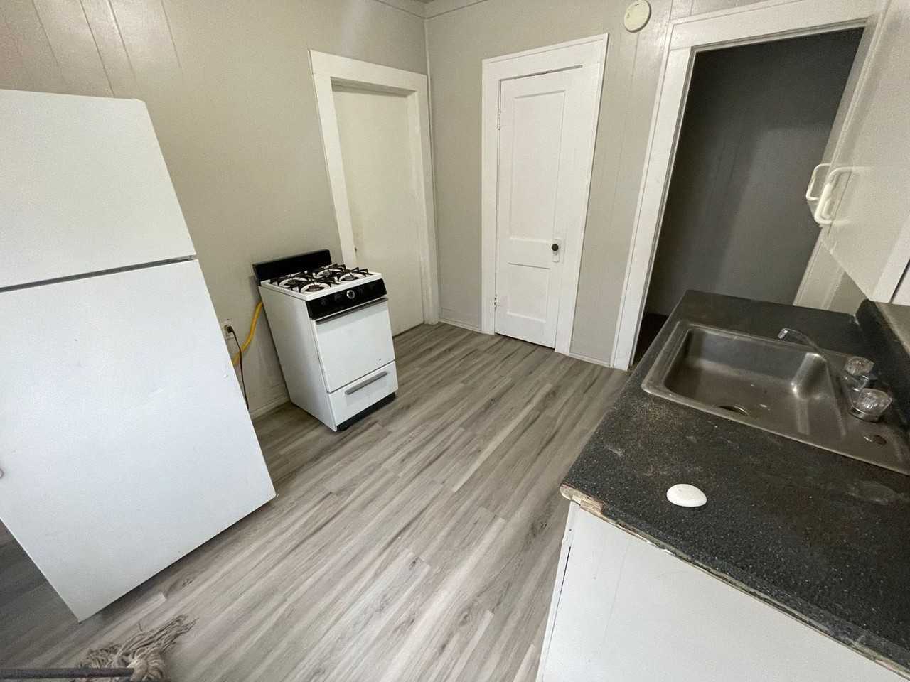 2009 S 14th St #A - Photo 2 of 5