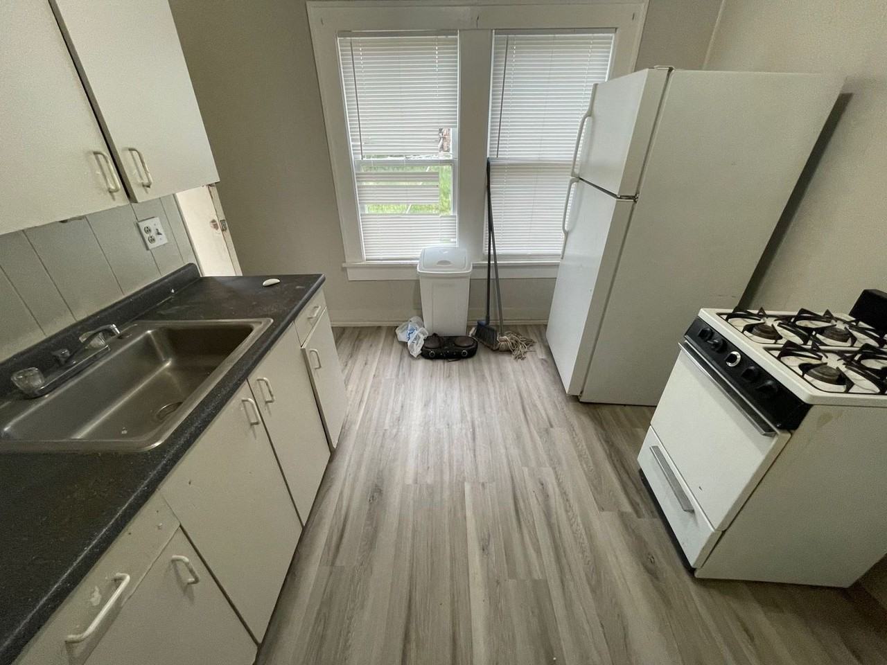 2009 S 14th St #A - Photo 4 of 5