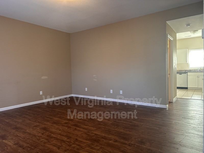 114 N Wickham Ave - Photo 2 of 14