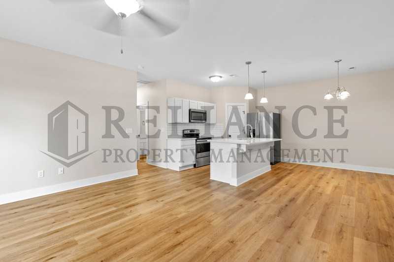 208 W May St - Photo 7 of 29