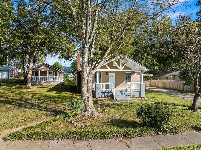 1119 Washington Avenue - Photo 2 of 20