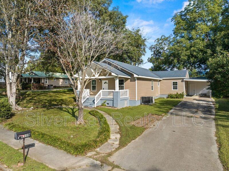 1119 Washington Avenue - Photo 3 of 20