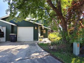 548 Ne Negus Loop - Photo 1 of 1