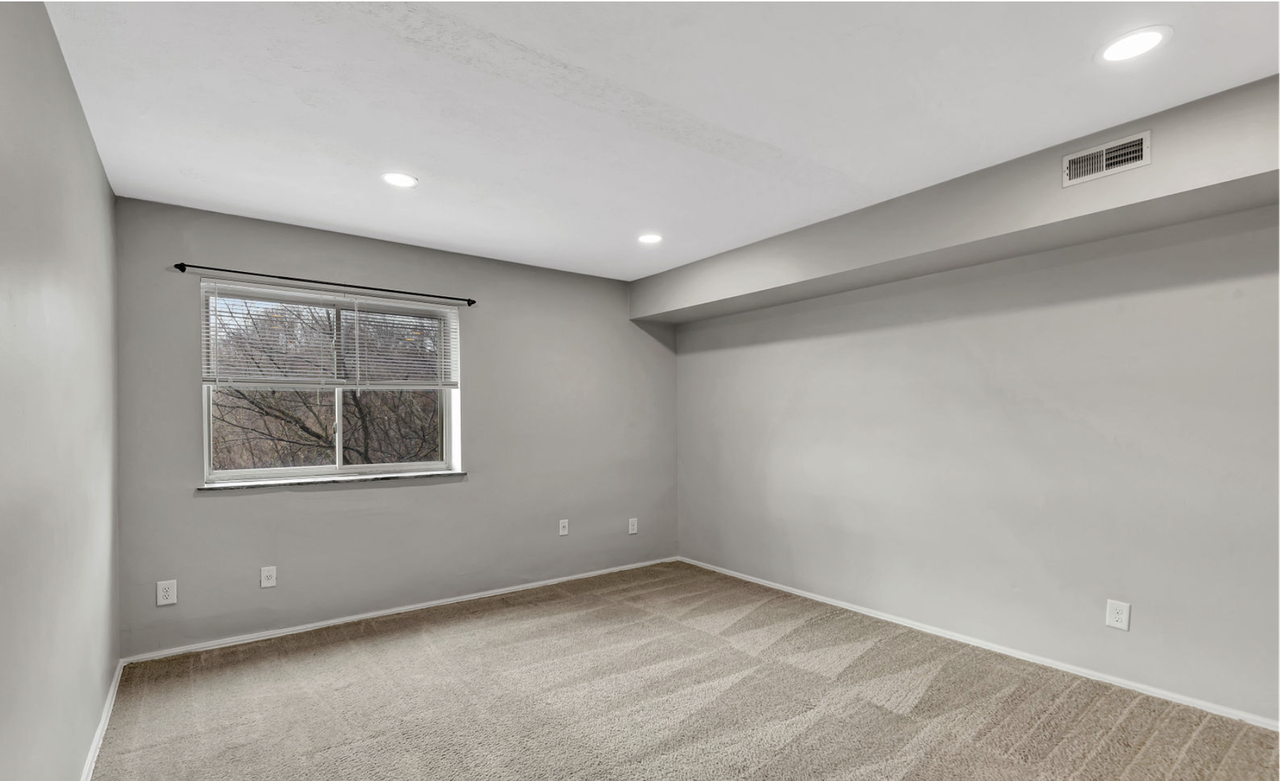 3600 Linwood Avenue - Photo 4 of 6