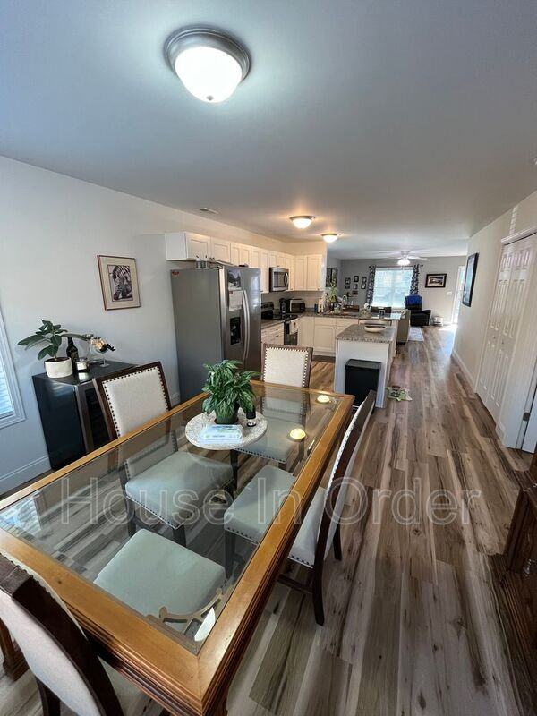 542 Quinn Hill Ln - Photo 4 of 11