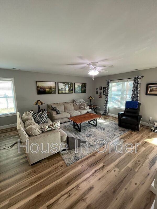 542 Quinn Hill Ln - Photo 5 of 11