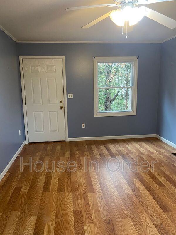 2008 Arlington Pl - Photo 4 of 15