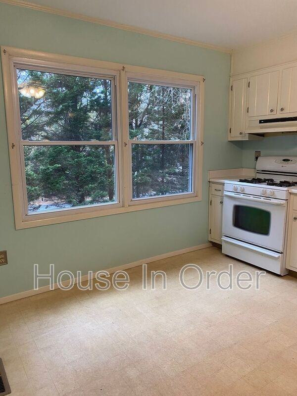 2008 Arlington Pl - Photo 7 of 15