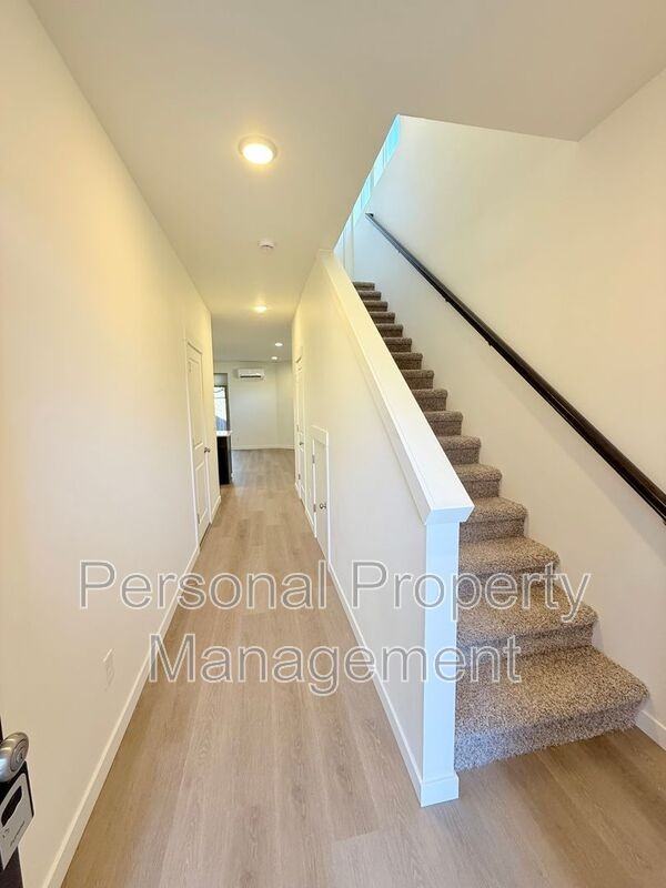 4354 Ne 110th Ave - Photo 2 of 19