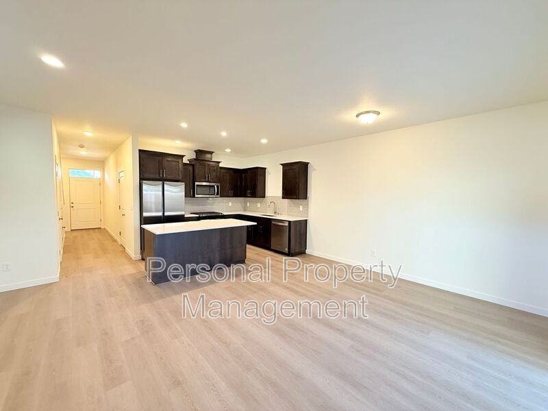 4354 Ne 110th Ave - Photo 4 of 19