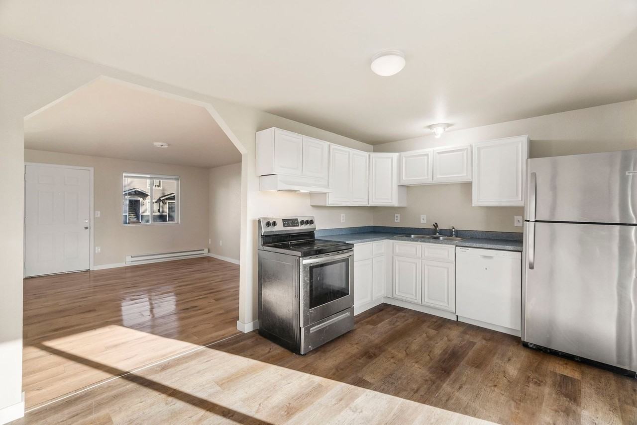 Montclair Apartments - Photo 5 of 19