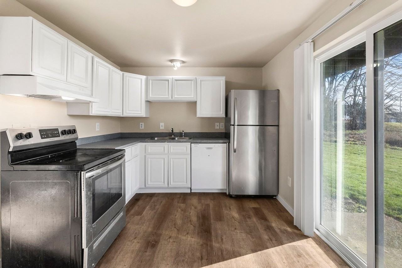 Montclair Apartments - Photo 7 of 19