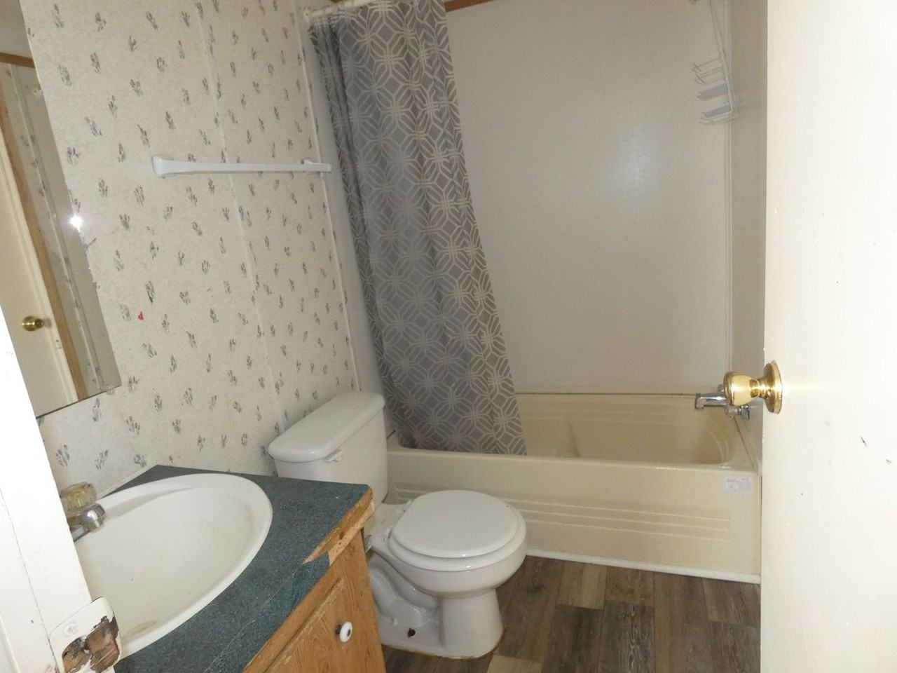 110 Park Ave - Photo 3 of 20