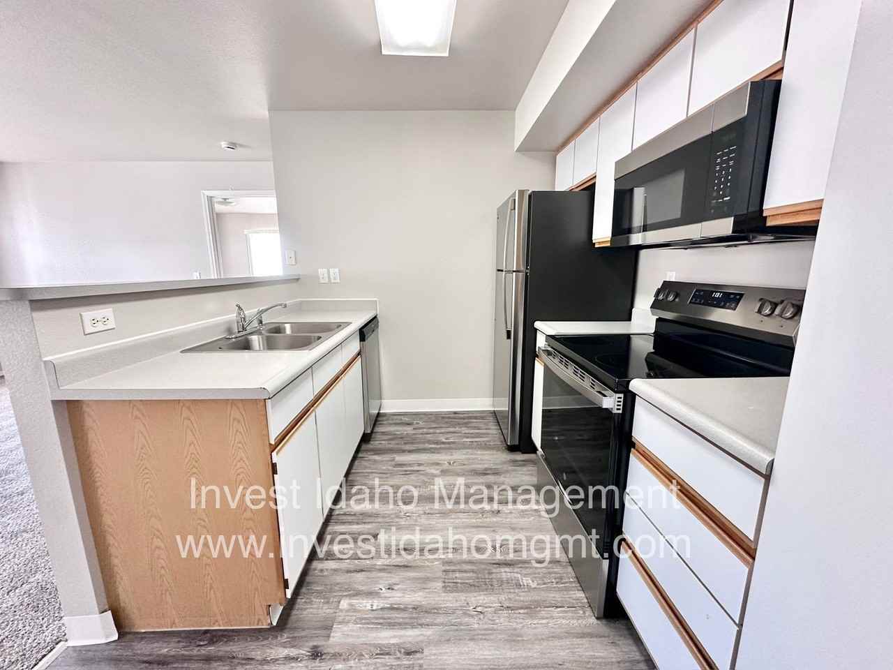 10787 W Halstead Ln #102 - Photo 3 of 39