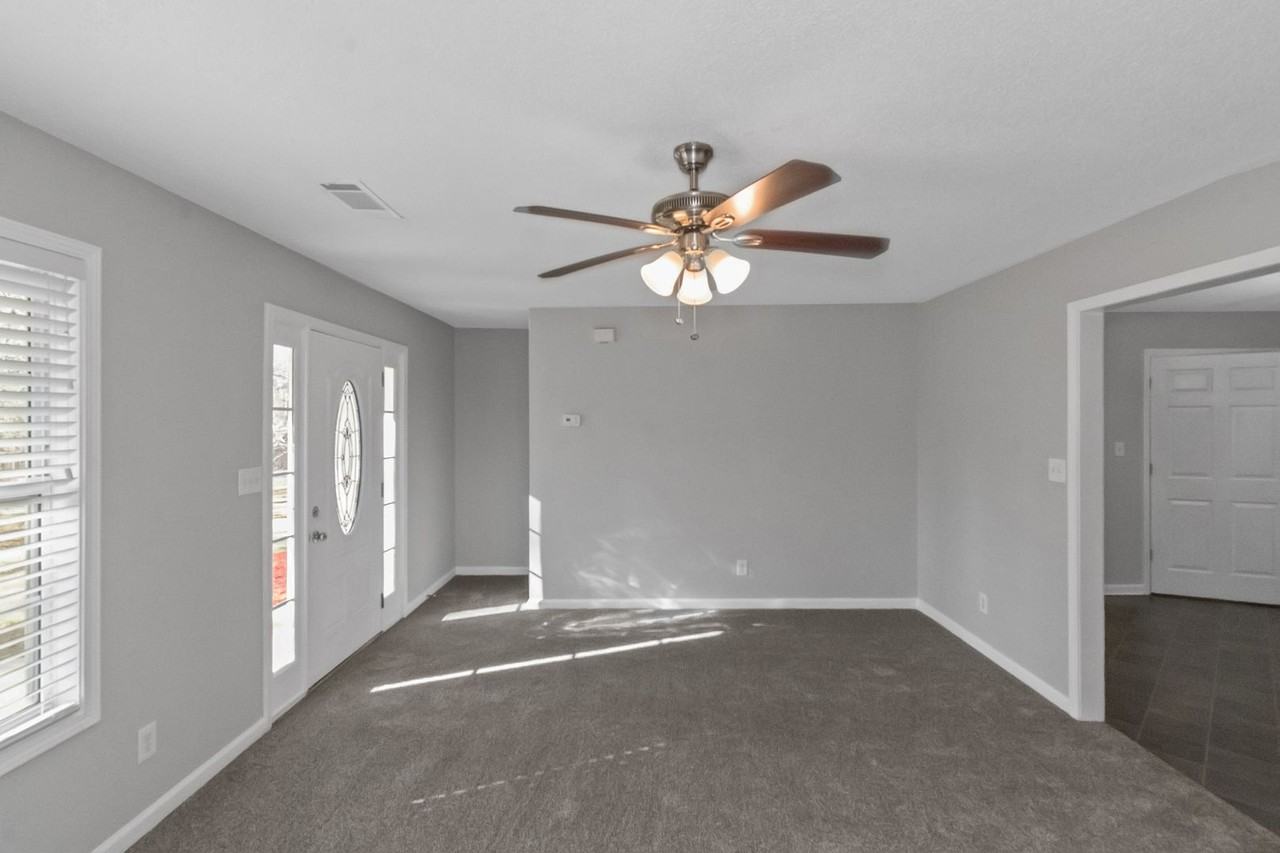 1340 Patterson Rd - Photo 4 of 15