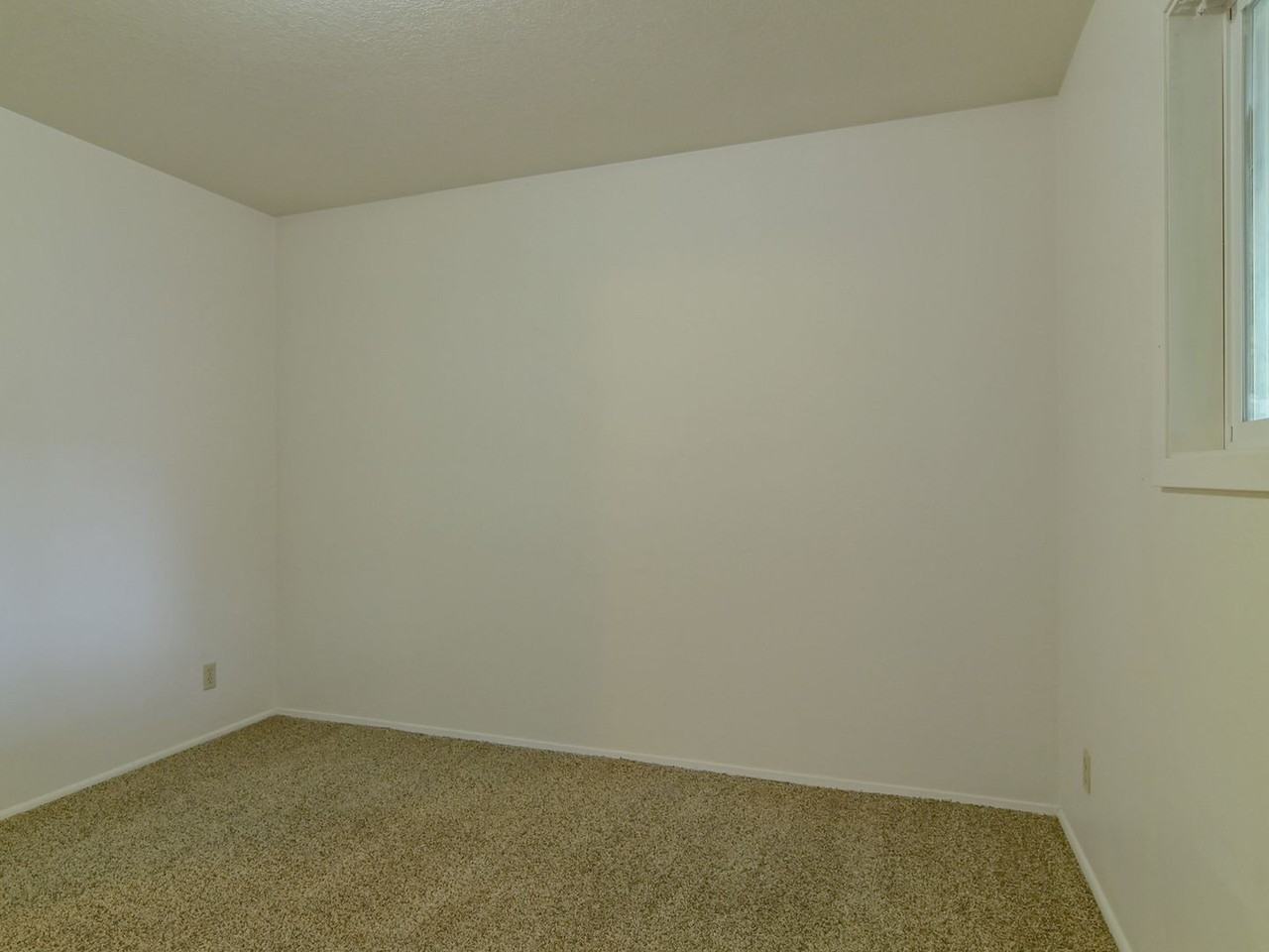 Royal Terrace - Photo 6 of 24