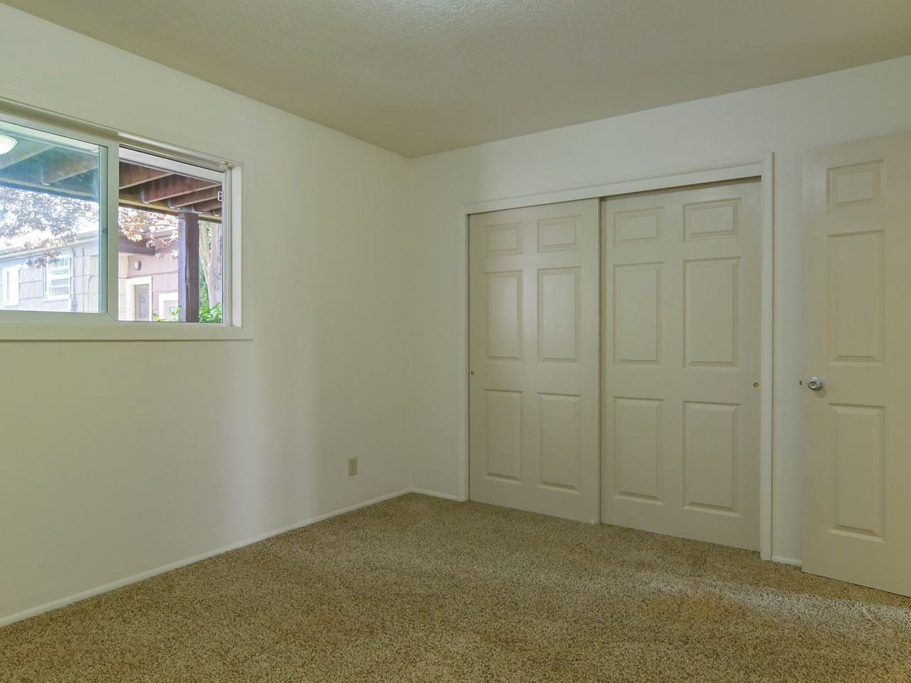 Royal Terrace - Photo 5 of 24