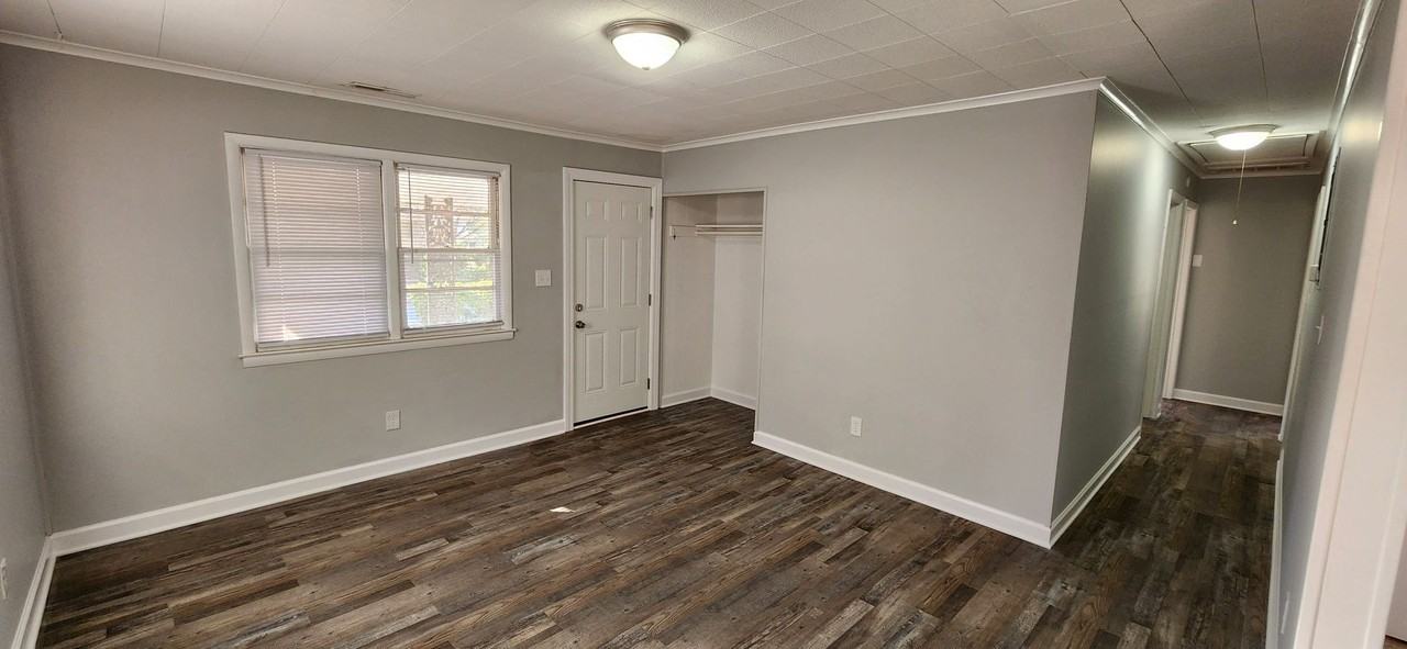 706 Anderson St - Photo 2 of 13
