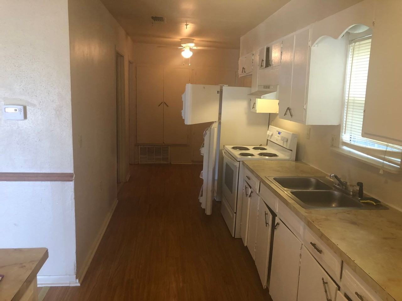 1109 W 3rd St - Photo 3 of 8