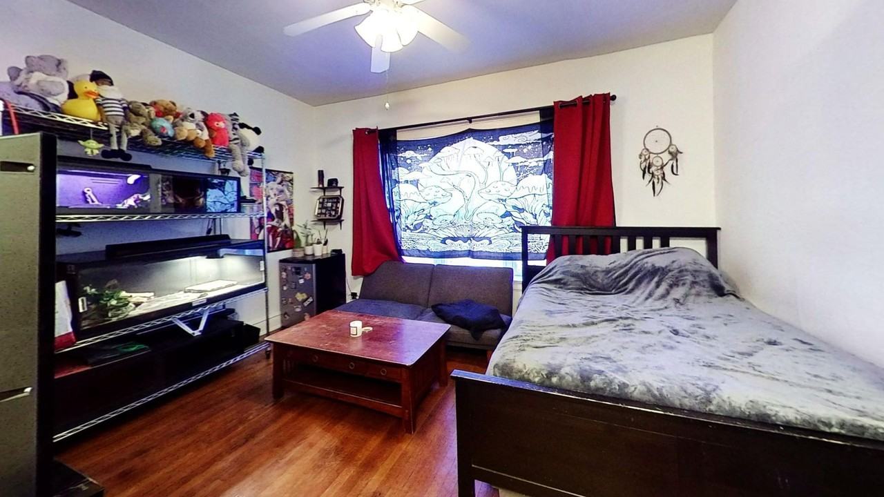 4651 N Malden St #2W - Photo 2 of 6