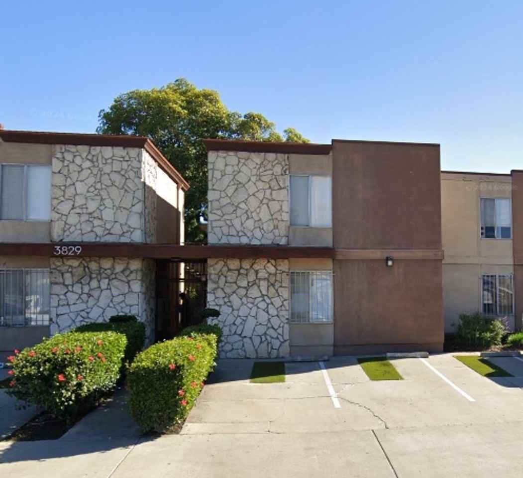 Stonegate Manor - Photo 7 of 10