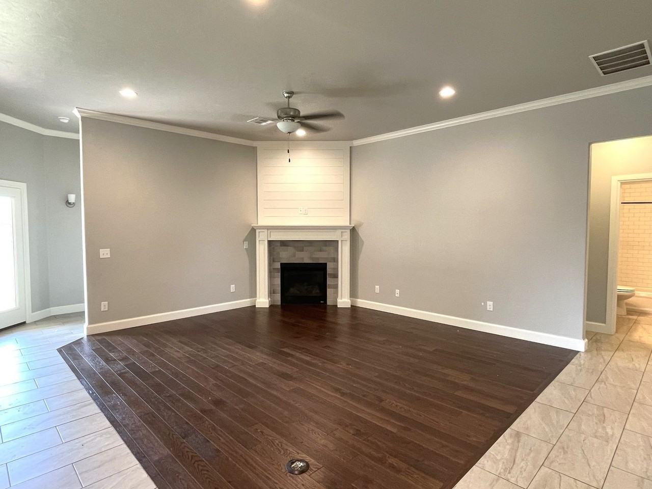 5209 Northwest 164th Terrace - Photo 4 of 25