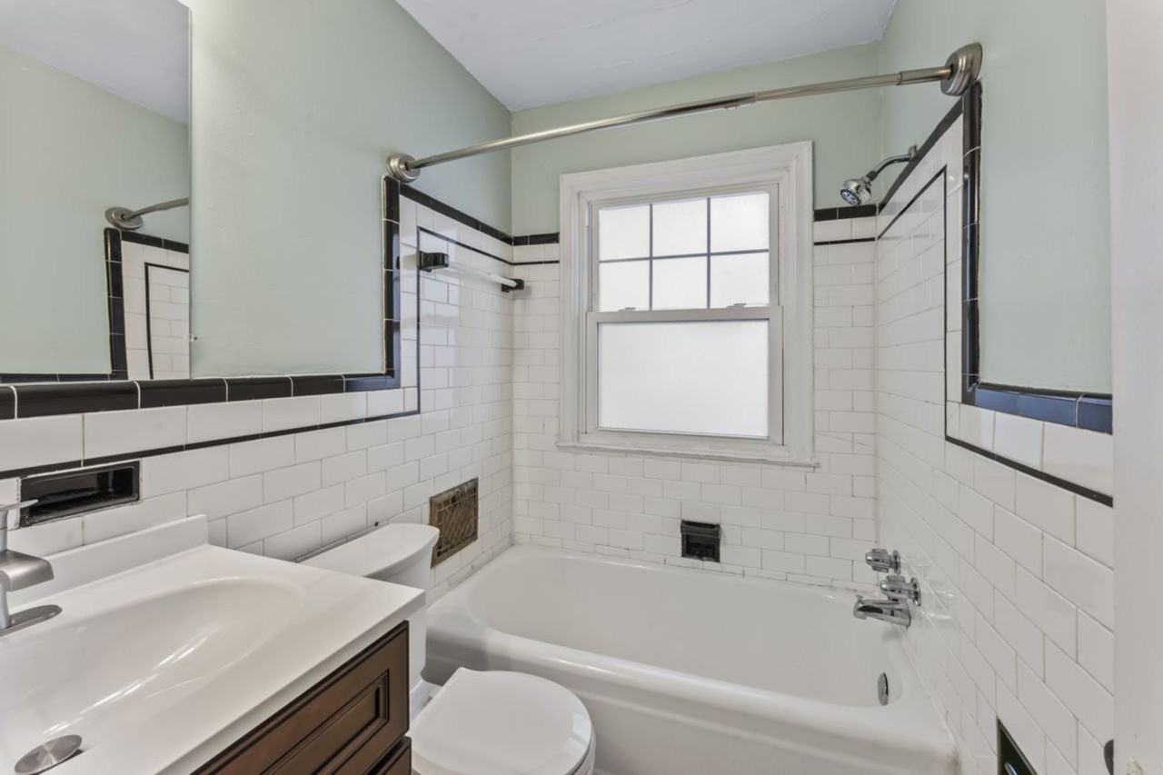 1231 Bates Court - Photo 3 of 4