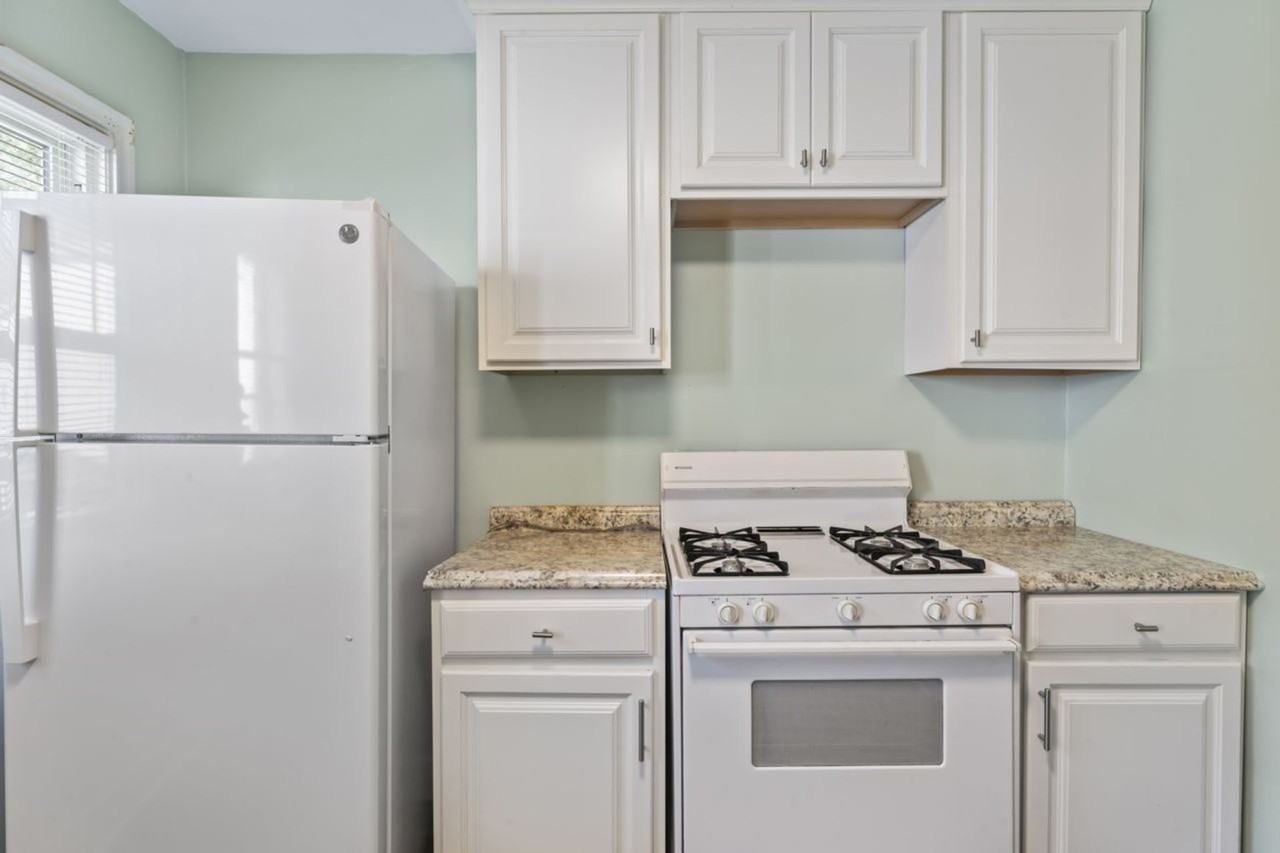 1231 Bates Court - Photo 4 of 4