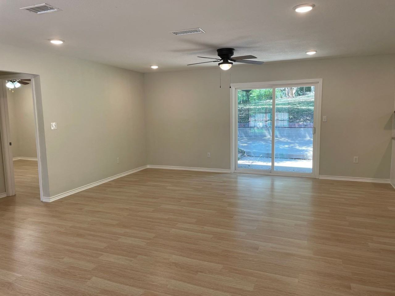 706 Fairway Rd - Photo 3 of 25