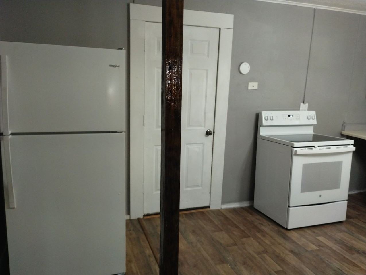 939 Franks St - Photo 3 of 9