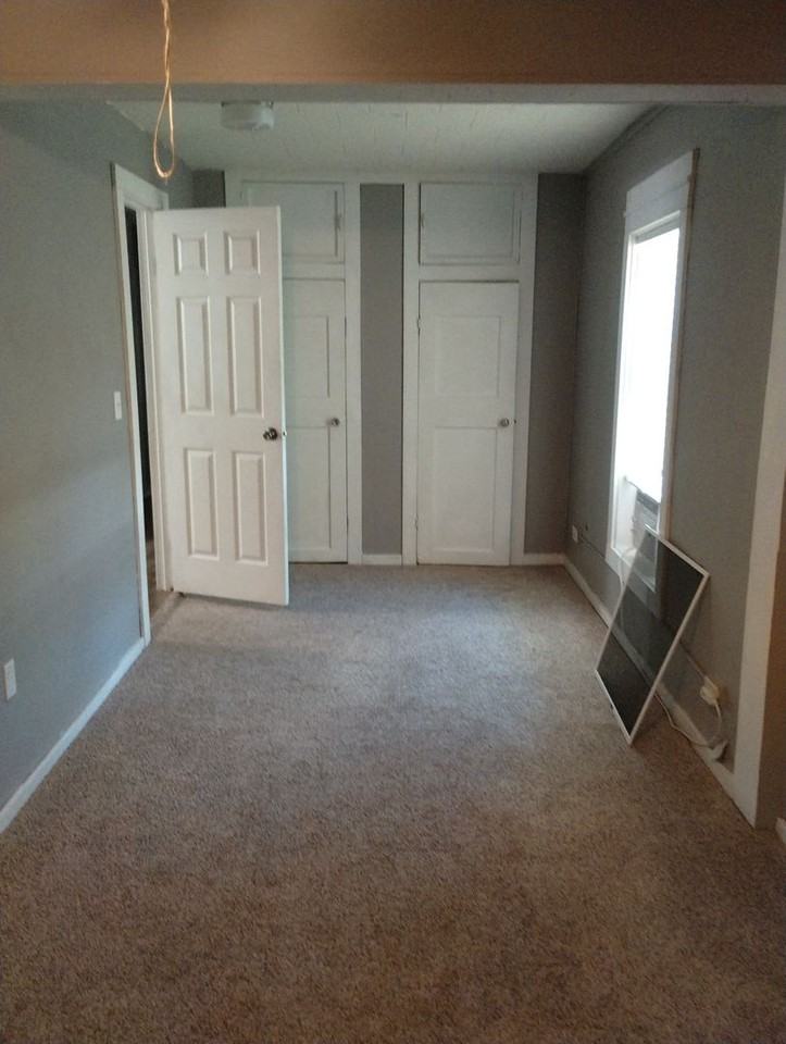 939 Franks St - Photo 6 of 9