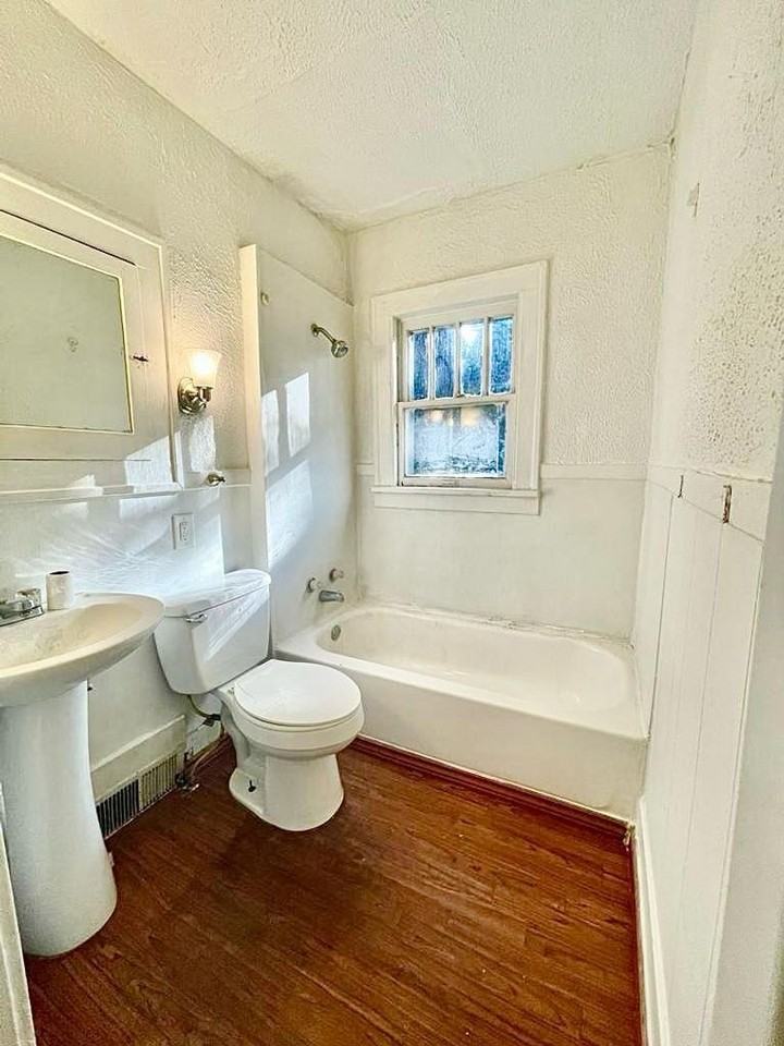 1822 Elwood Ave - Photo 7 of 8