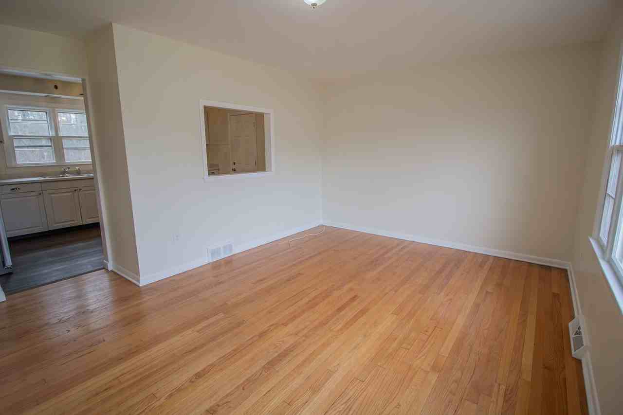 27 Hanifin Ave - Photo 5 of 16