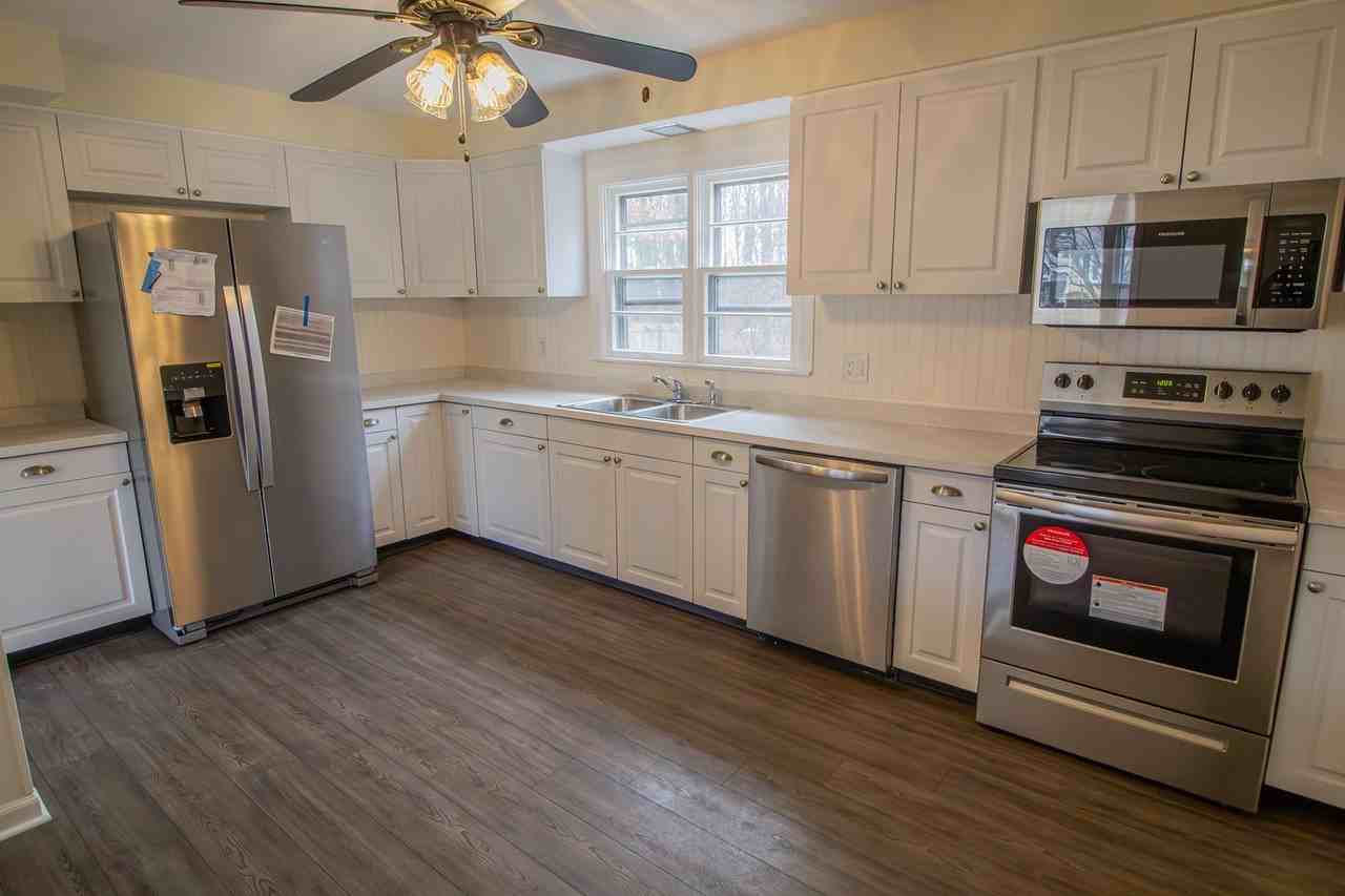 27 Hanifin Ave - Photo 6 of 16