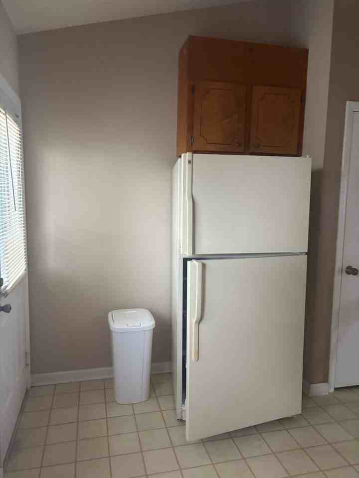 744 Colony Pl - Photo 5 of 14