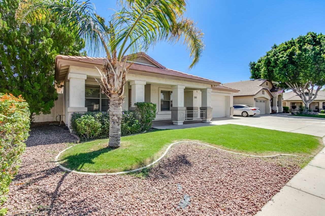 6433 W Taro Ln - Photo 3 of 41