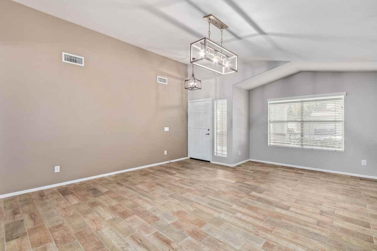 6433 W Taro Ln - Photo 6 of 41