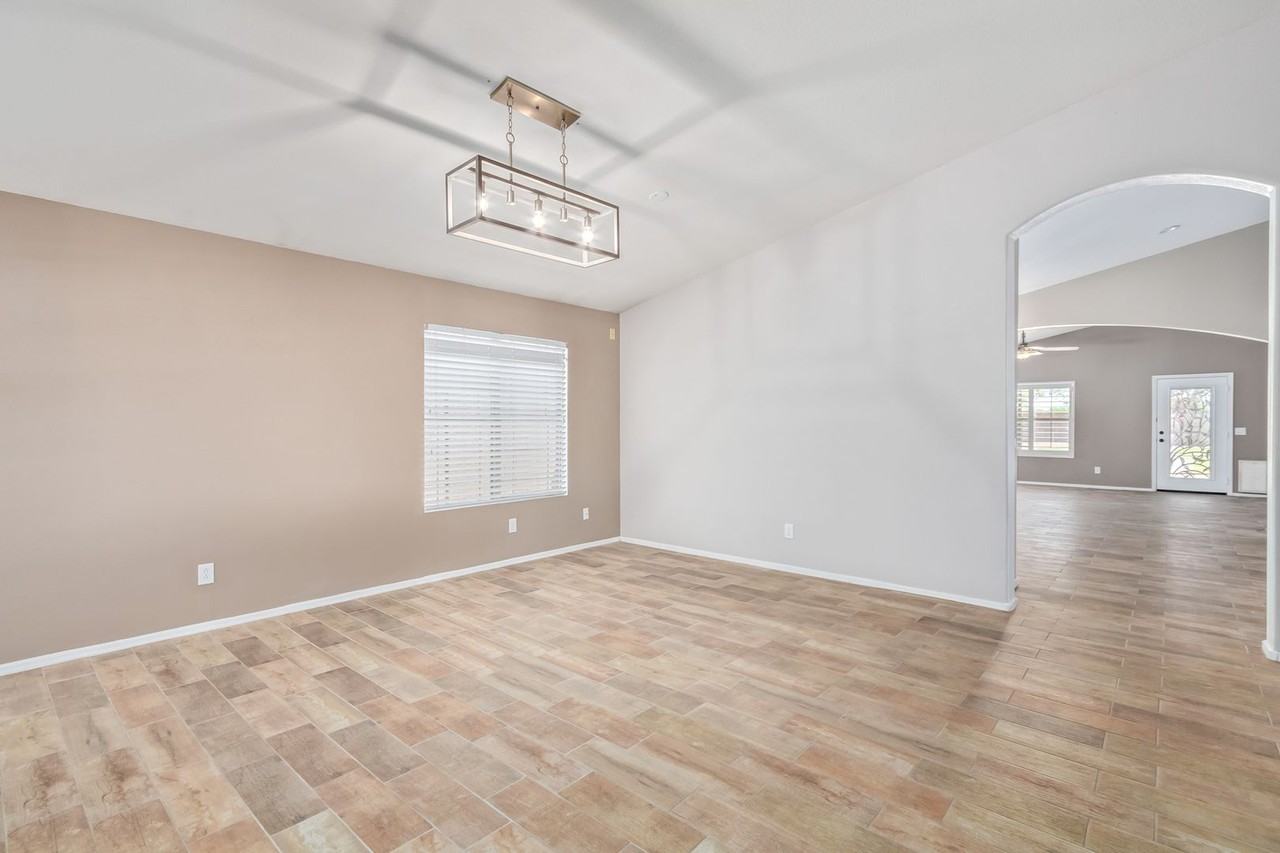 6433 W Taro Ln - Photo 7 of 41