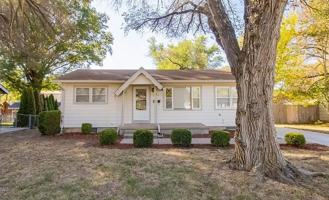 featured image of 554 S Circle Dr