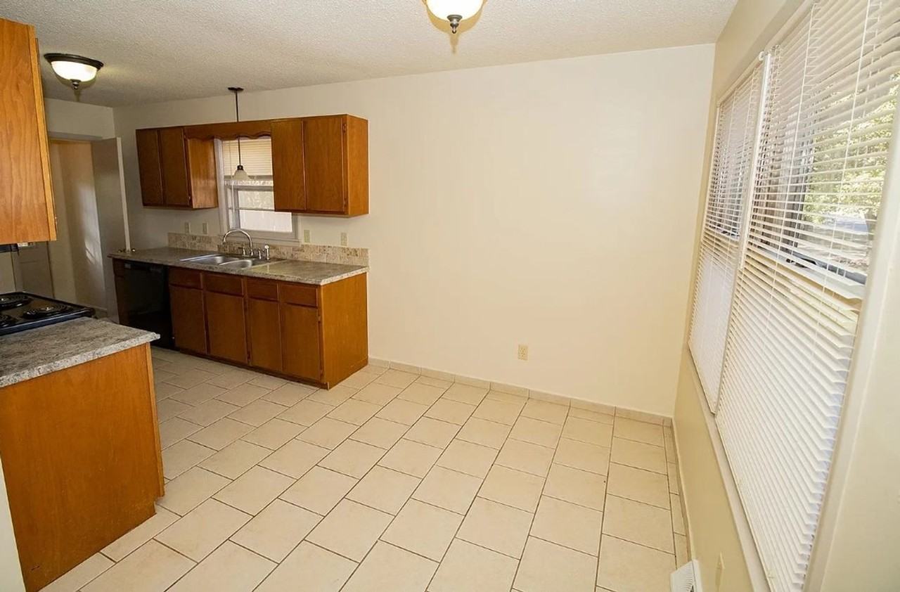554 S Circle Dr - Photo 6 of 36
