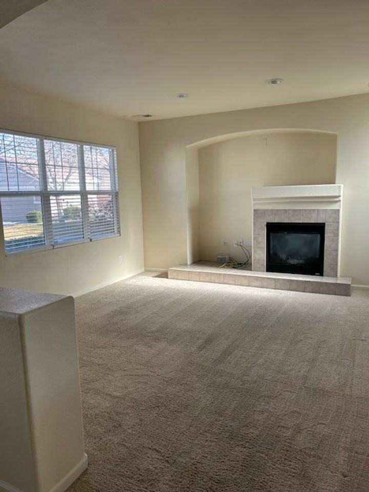 1684 Iron Mountain Dr - Photo 3 of 24