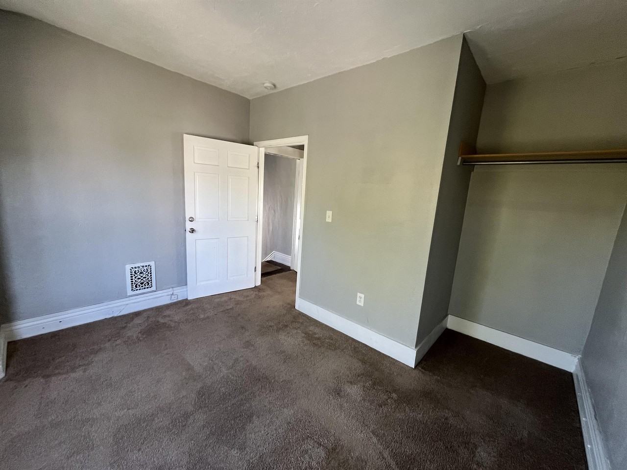 411 Dearborn Street - Photo 2 of 12