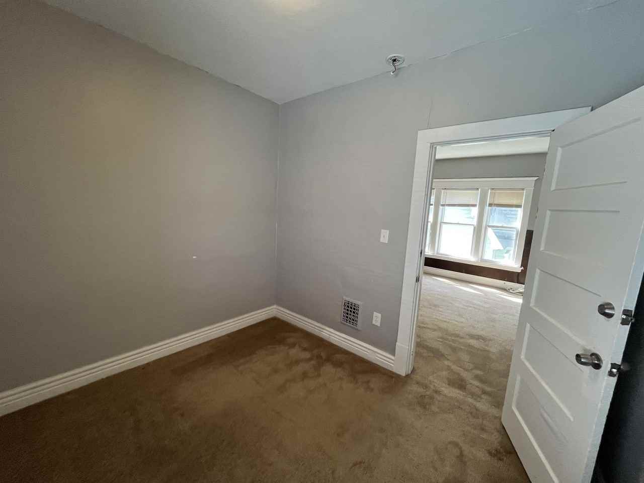 411 Dearborn Street - Photo 3 of 12