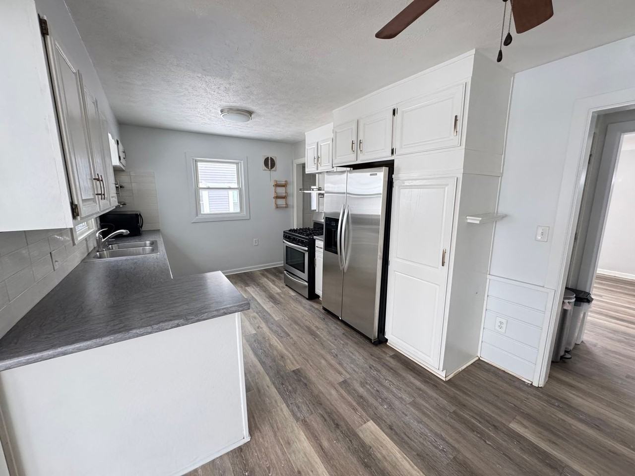 1123 Dorroll St Ne - Photo 3 of 15