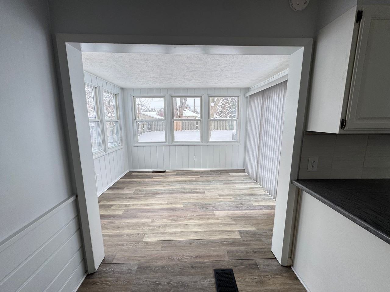 1123 Dorroll St Ne - Photo 4 of 15