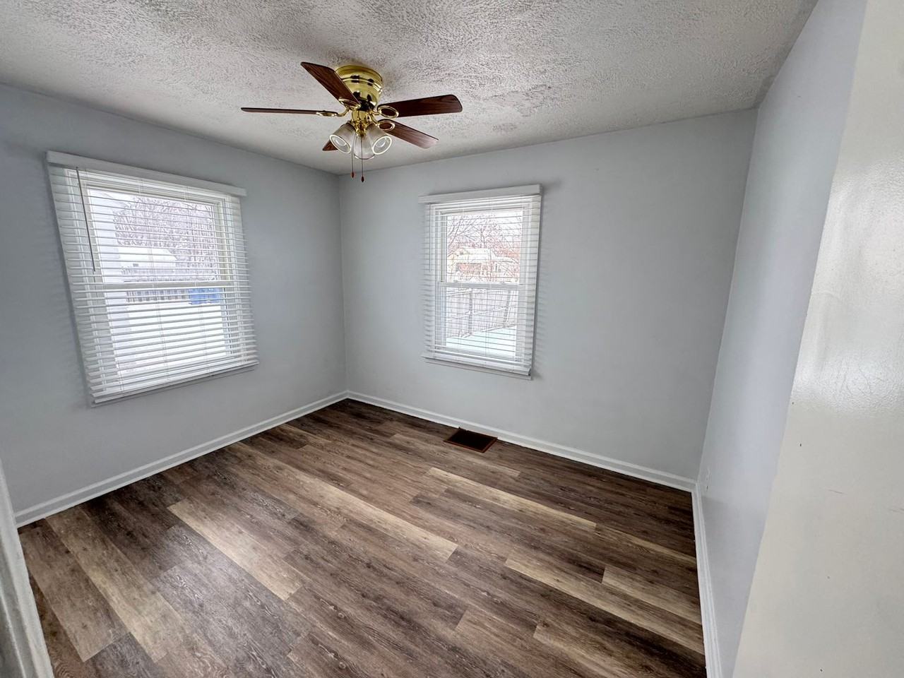 1123 Dorroll St Ne - Photo 7 of 15