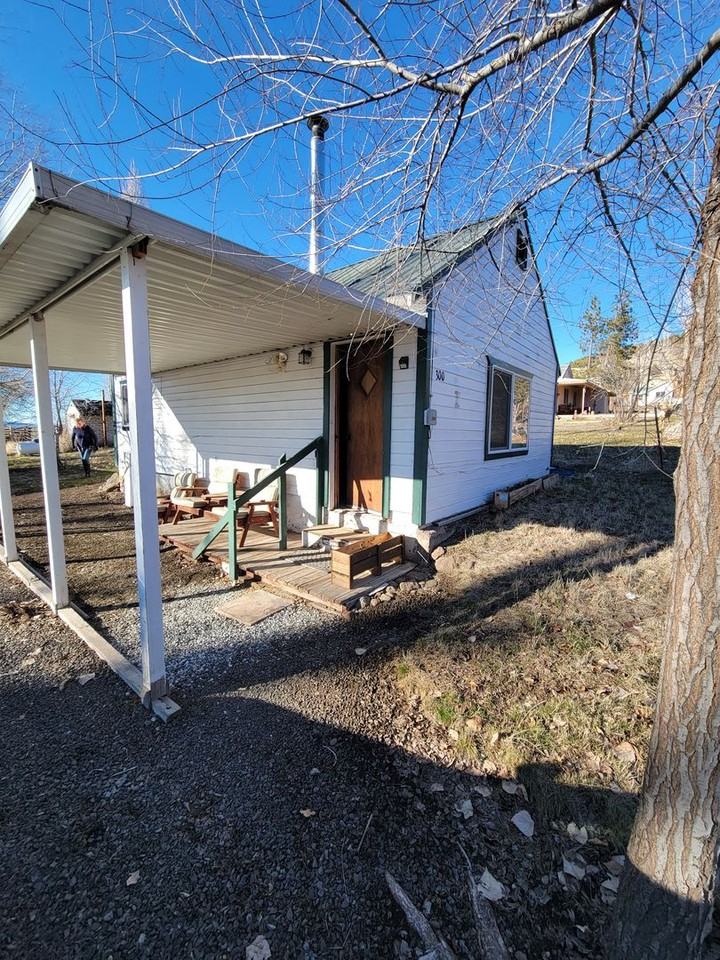 300 N Ash St - Photo 2 of 35